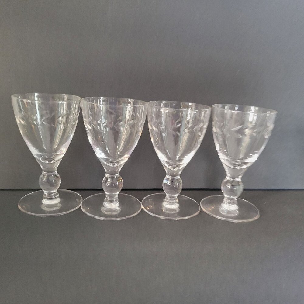 Set Of 4 Vintage Crystal  Cordial Glasses With Etched Leaf Design & Bubble Stem